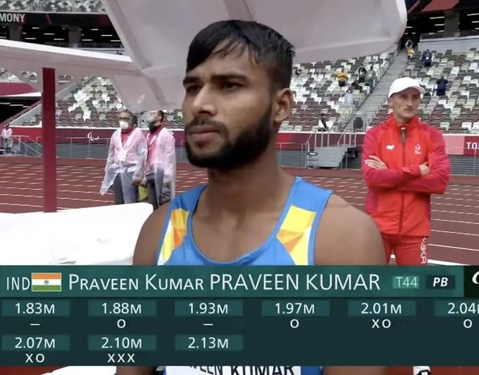 Praveen Kumar becomes the youngest Indian to win a medal